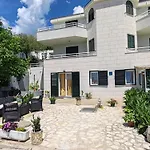 Apartman Dora