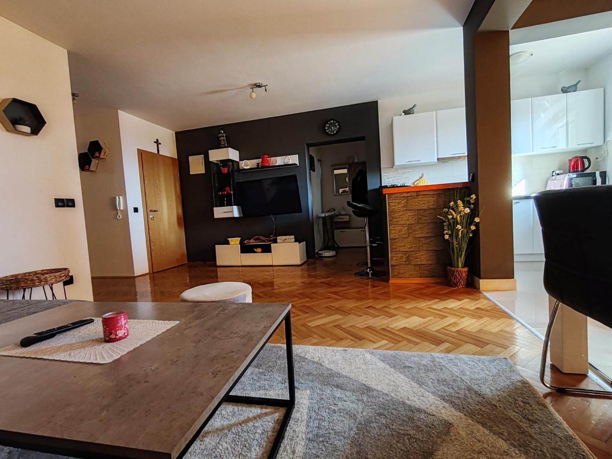 Apartman Dora *